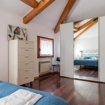 Ca' Ludovica @rialtobridge Apartamento *